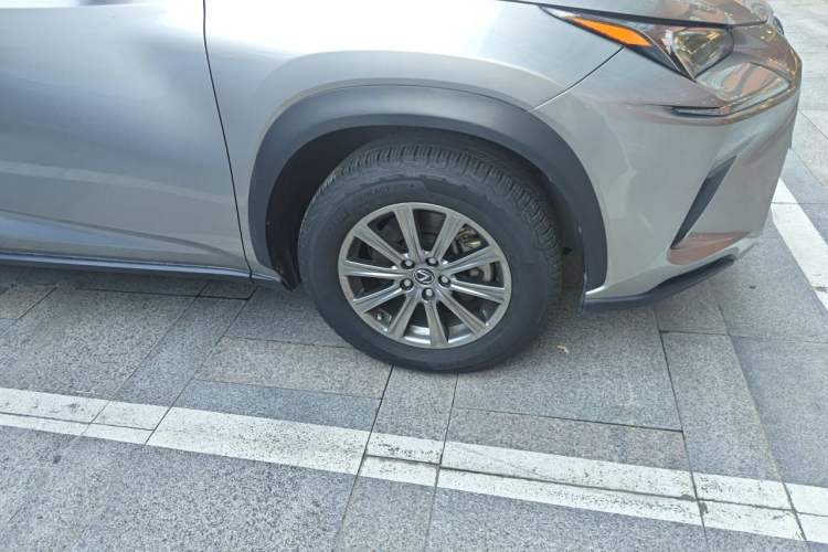 Used Lexus NX 2017 200 All-Wheel Drive Fēngshàng Edition Right Front Wheel Hub