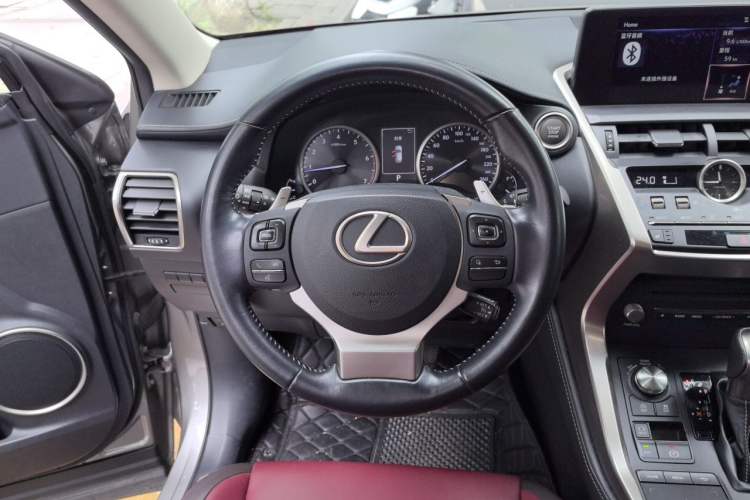 Used Lexus NX 2017 300 Front-Wheel-Drive Limited Edition Steering Wheel