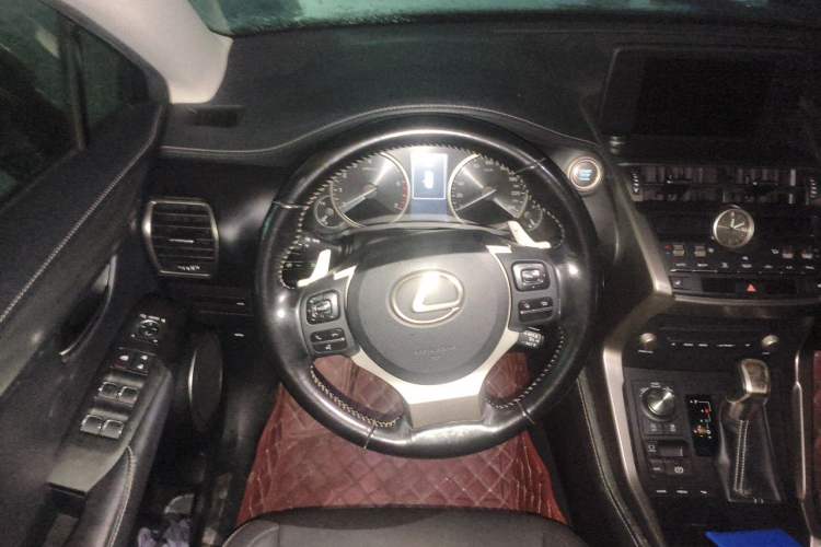 Used Lexus NX 2017 300 Front-Wheel-Drive Limited Edition Steering Wheel