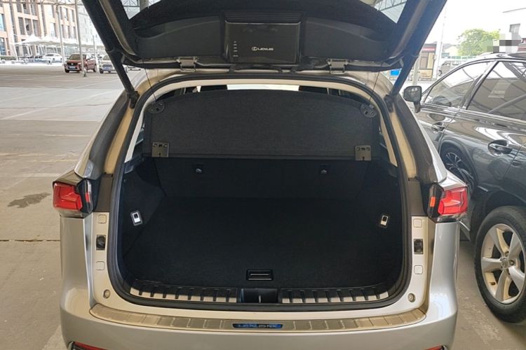 Used Lexus NX 2017 200 All-Wheel Drive Fēngshàng Edition Trunk