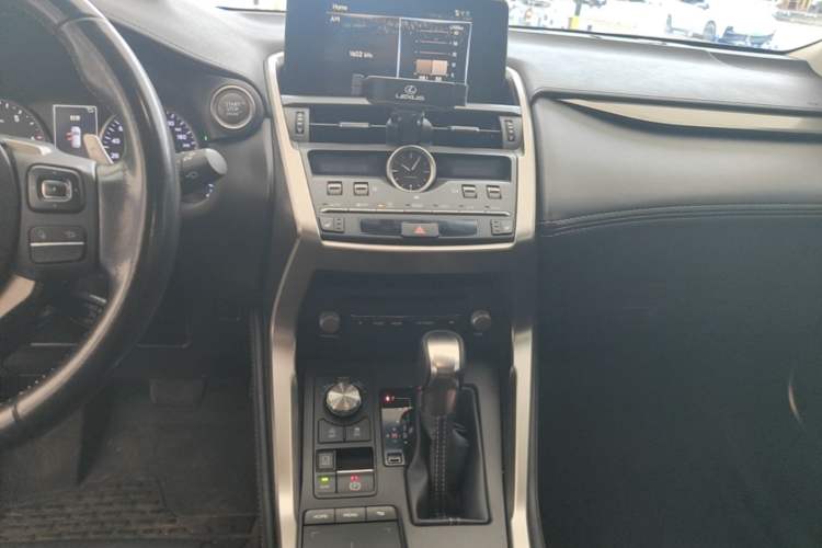 Used Lexus NX 2017 300 Front-Wheel-Drive Limited Edition Audio And AC Panel