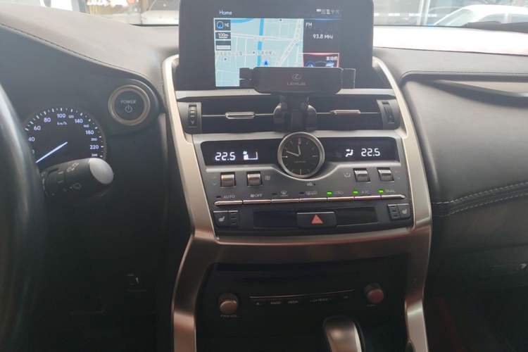 Used Lexus NX 2017 300h Front-Drive FENGSHANG Edition Audio And AC Panel