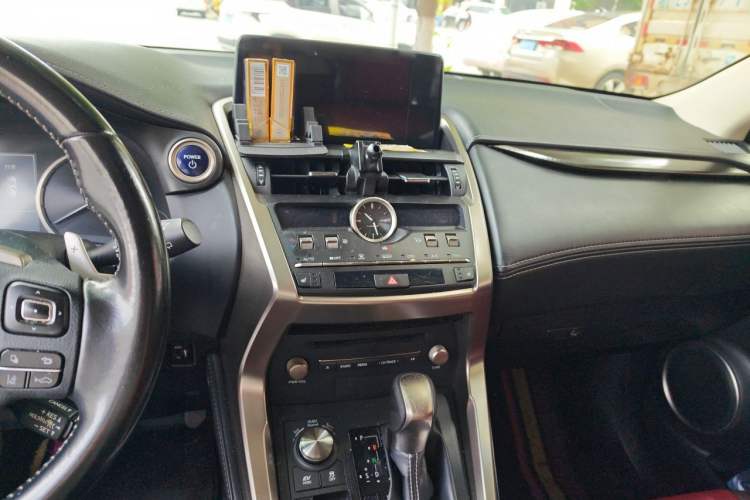 Used Lexus NX 2017 300h Front-Drive FENGSHANG Edition Audio And AC Panel