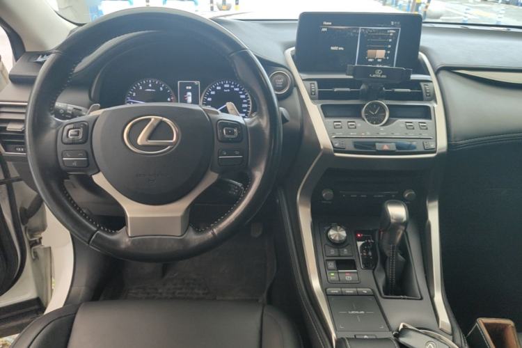 Used Lexus NX 2017 300 Front-Wheel-Drive Limited Edition Center Console