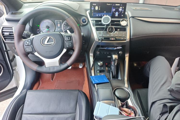 Used Lexus NX 2017 300h All-Wheel Drive F SPORT Center Console