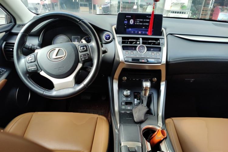 Used Lexus NX 2017 300h Front-Drive FENGSHANG Edition Center Console