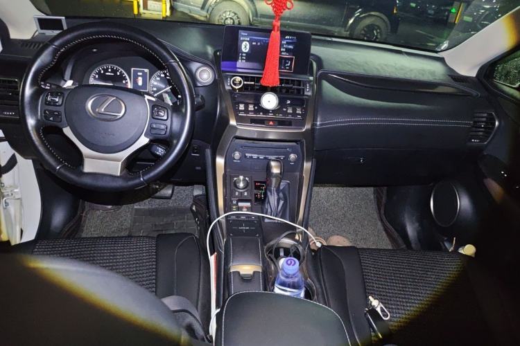 Used Lexus NX 2017 200 Front-Wheel-Drive X-Trail SE Edition Center Console