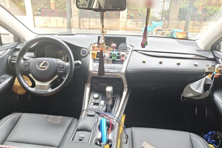 Used Lexus NX 2017 300h All-Wheel Drive Fongzhi Edition Center Console