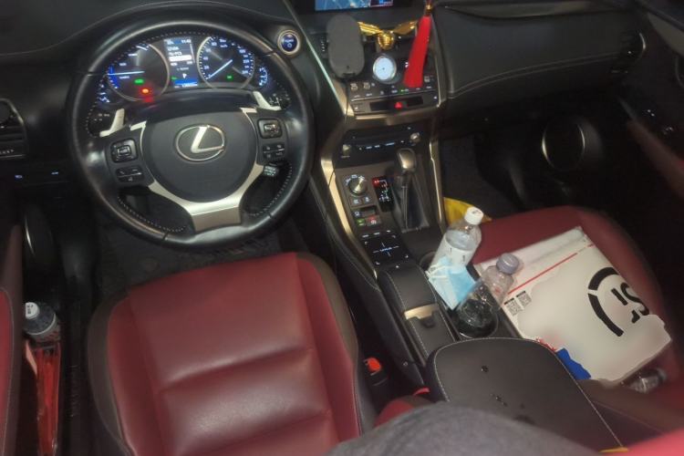 Used Lexus NX 2017 300h Front-Drive FENGSHANG Edition Center Console