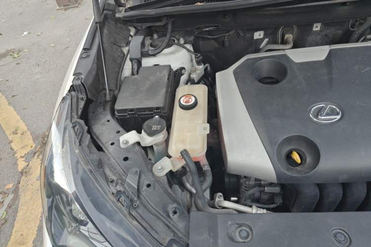 Used Lexus NX 2017 200 Front-Wheel-Drive X-Trail SE Edition Engine Bay Right