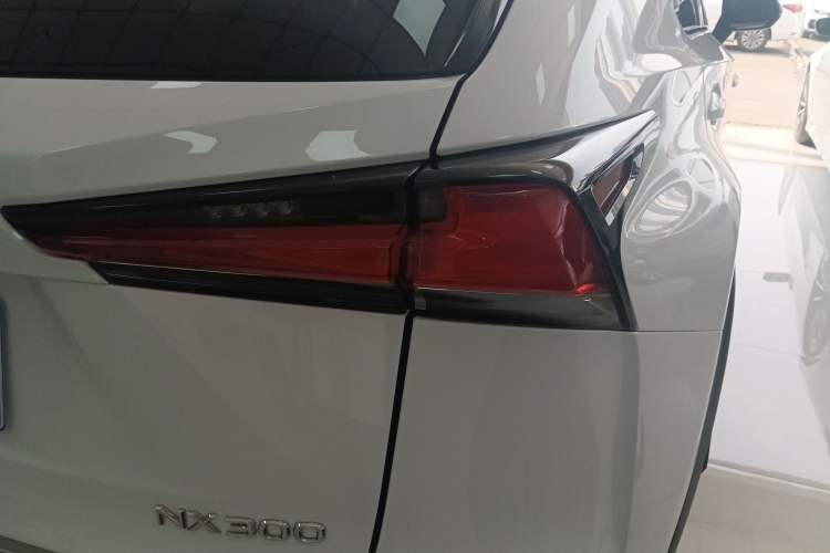 Used Lexus NX 2017 300 Front-Wheel-Drive Limited Edition Exterior 3