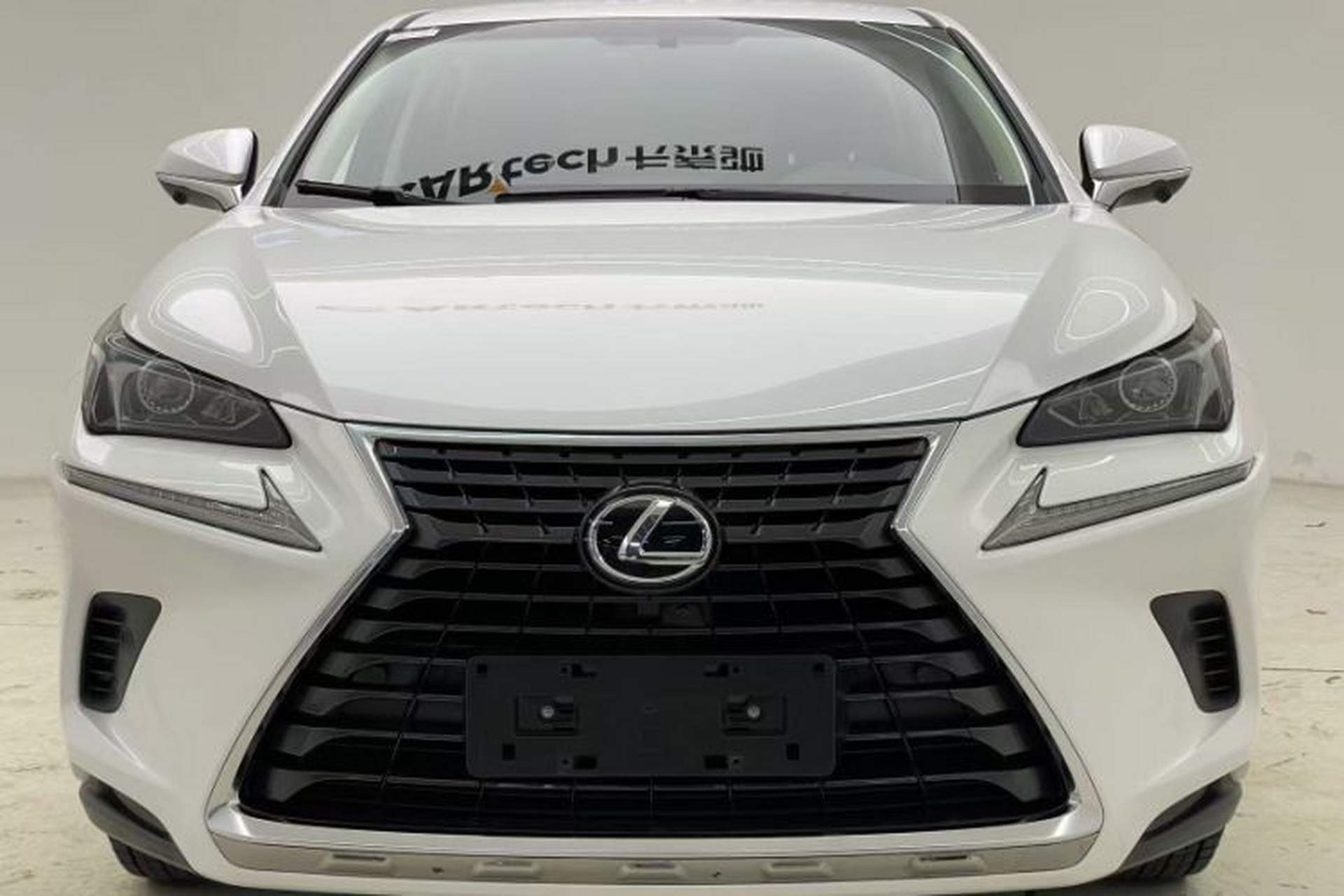 Used Lexus NX 2017 300 Front-Wheel-Drive Limited Edition Exterior 5