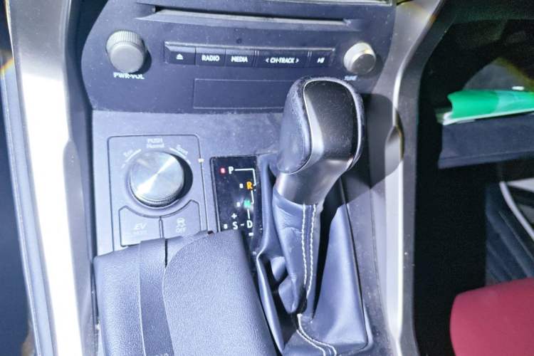Used Lexus NX 2017 300h Front-Drive FENGSHANG Edition Gear Lever
