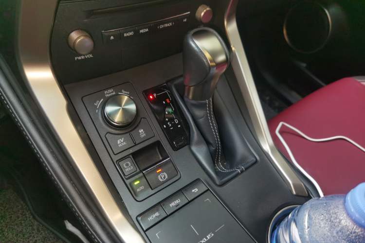 Used Lexus NX 2017 300h Front-Drive FENGSHANG Edition Gear Lever