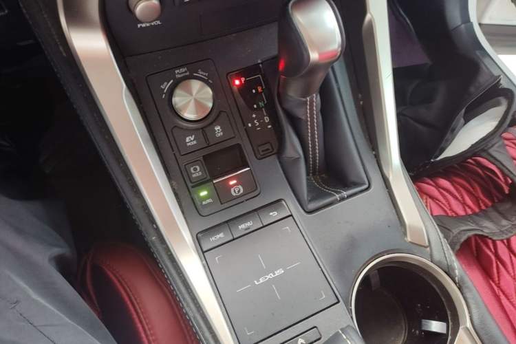 Used Lexus NX 2017 300h Front-Drive FENGSHANG Edition Gear Lever
