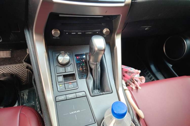 Used Lexus NX 2017 200 Front-Wheel-Drive X-Trail SE Edition Gear Lever