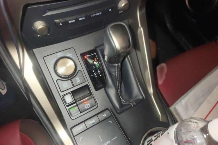 Used Lexus NX 2017 300h Front-Drive FENGSHANG Edition Gear Lever