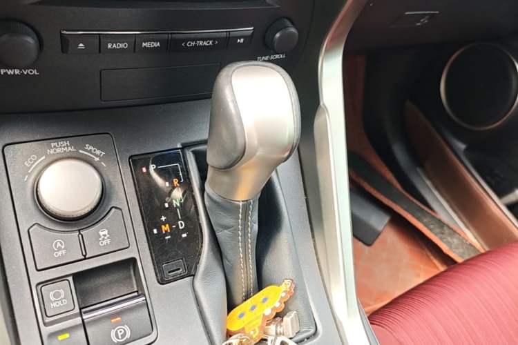 Used Lexus NX 2017 200 Front-Wheel-Drive X-Trail SE Edition Gear Lever