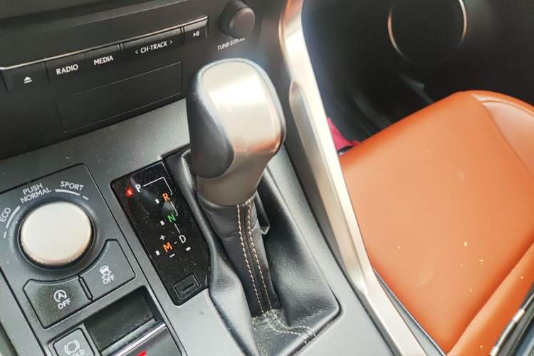 Used Lexus NX 2017 200 Front-Wheel-Drive X-Trail SE Edition Gear Lever