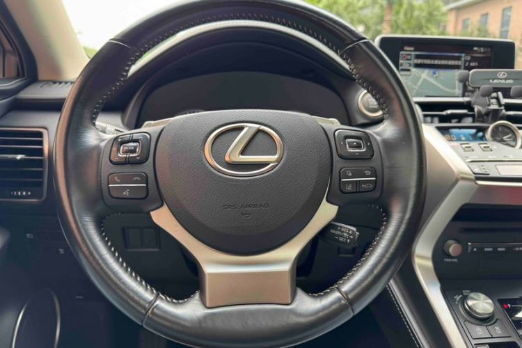Used Lexus NX 2017 300 All-Wheel Drive Fēngshàng Edition Interior 8