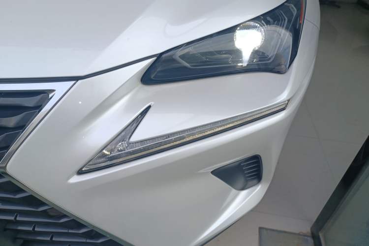 Used Lexus NX 2017 200 Front-Wheel-Drive X-Trail SE Edition Left Front Headlight