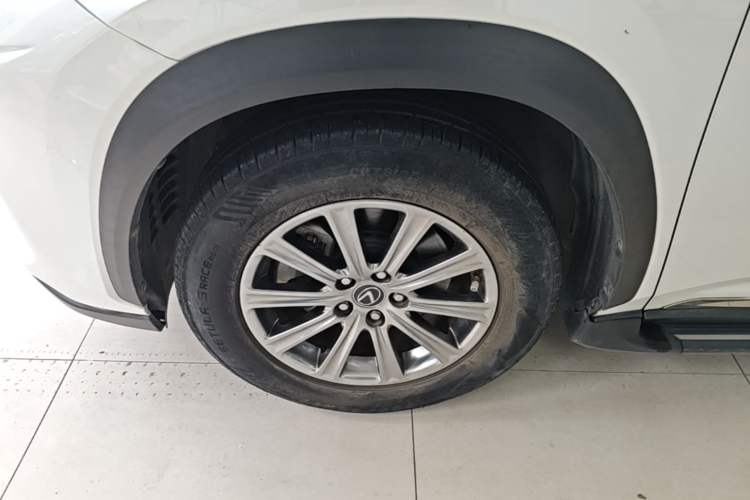 Used Lexus NX 2017 300 Front-Wheel-Drive Limited Edition Left Front Wheel Hub
