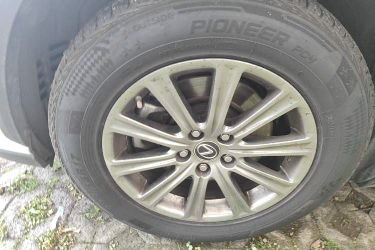 Used Lexus NX 2017 300 Front-Wheel-Drive Limited Edition Left Front Wheel Hub