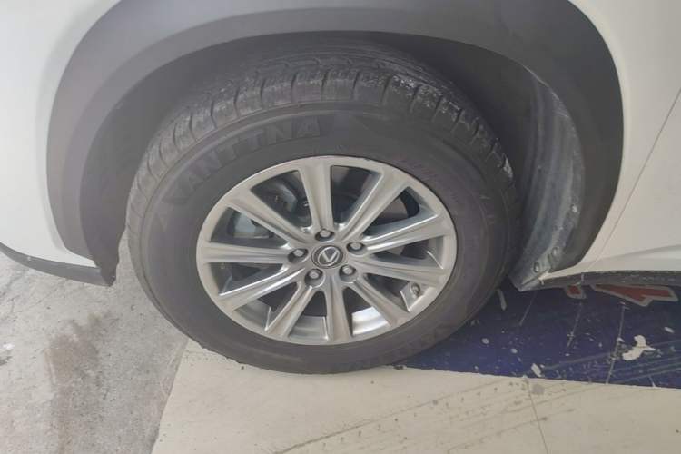 Used Lexus NX 2017 300h Front-Drive FENGSHANG Edition Left Front Wheel Hub