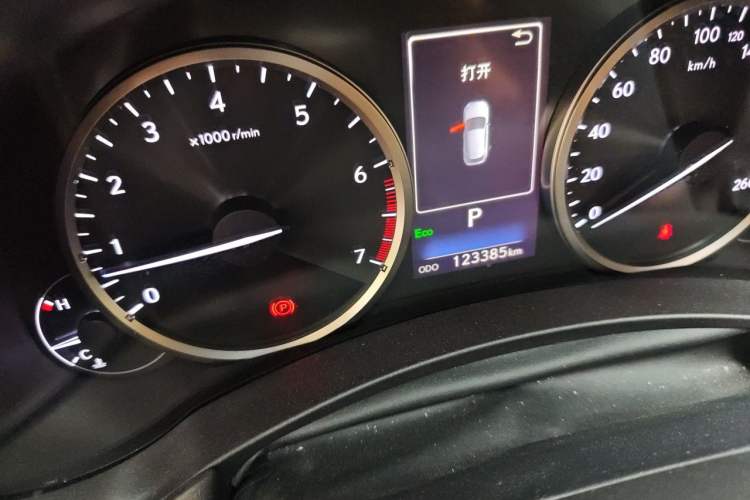 Used Lexus NX 2017 200 Front-Wheel-Drive X-Trail SE Edition Odometer Close Up