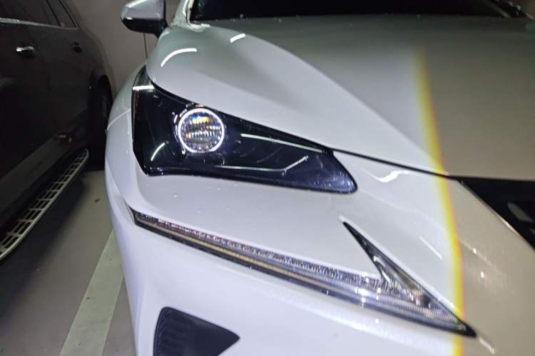 Used Lexus NX 2017 200 Front-Wheel-Drive X-Trail SE Edition Right Front Headlight