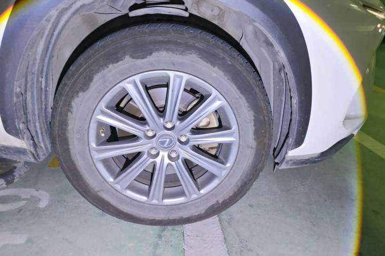 Used Lexus NX 2017 300h Front-Drive FENGSHANG Edition Right Front Wheel Hub