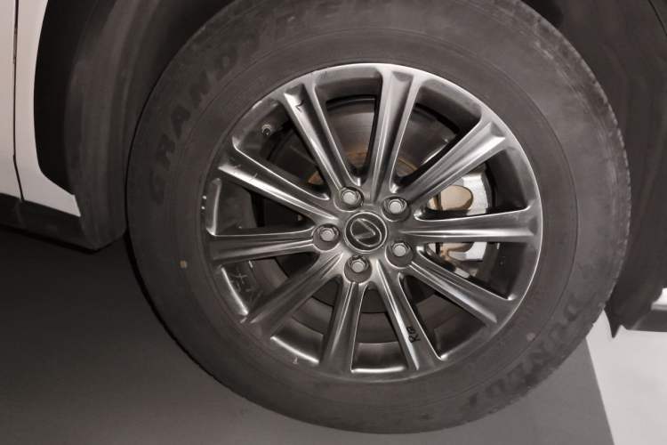 Used Lexus NX 2017 200 All-Wheel Drive Fēngshàng Edition Right Front Wheel Hub