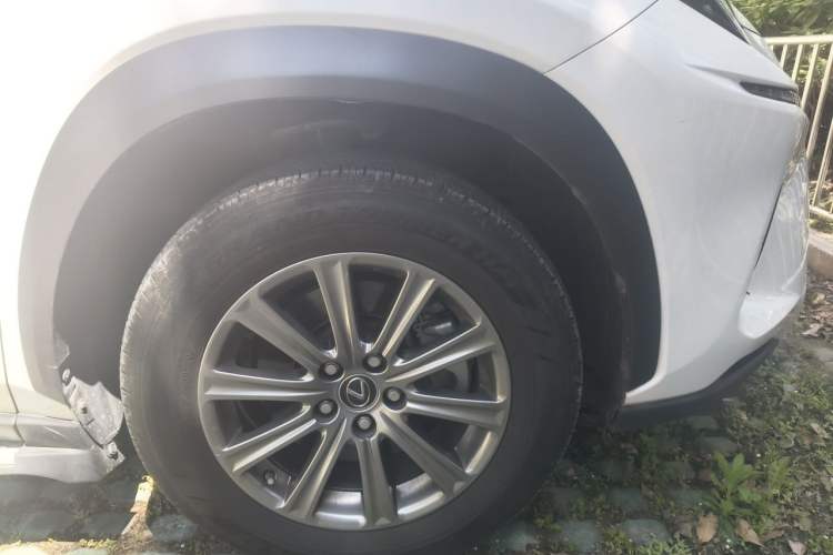 Used Lexus NX 2017 200 Front-Wheel-Drive X-Trail SE Edition Right Front Wheel Hub