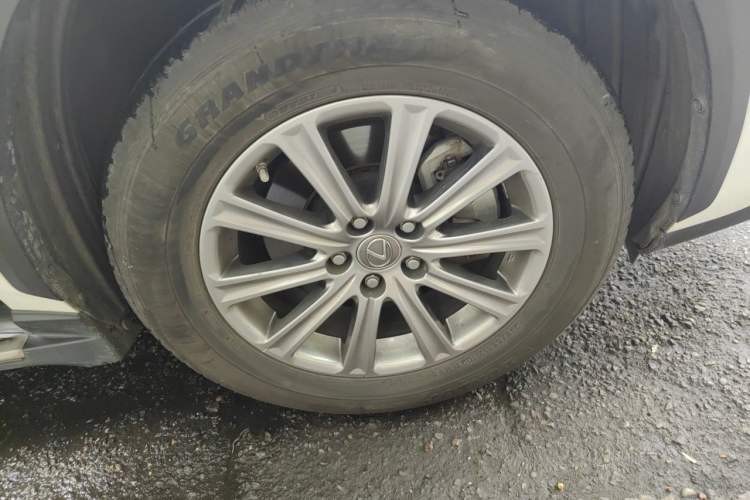 Used Lexus NX 2017 200 Midnight Special Limited Edition Right Front Wheel Hub