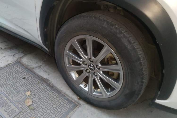Used Lexus NX 2017 200 Front-Wheel-Drive X-Trail SE Edition Right Front Wheel Hub