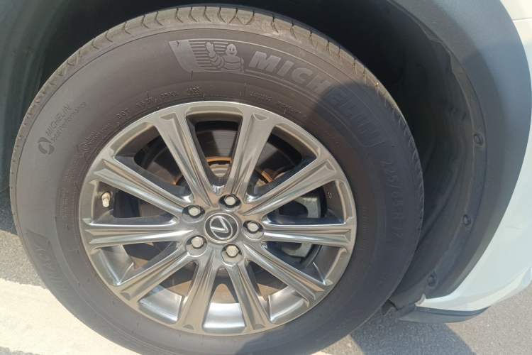 Used Lexus NX 2017 300 Front-Wheel-Drive Limited Edition Right Front Wheel Hub