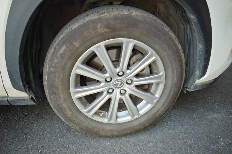 Used Lexus NX 2017 200 Front-Wheel-Drive X-Trail SE Edition Right Front Wheel Hub