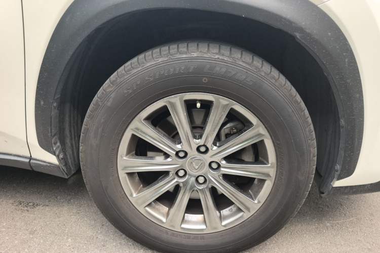 Used Lexus NX 2017 200 Midnight Special Limited Edition Right Front Wheel Hub