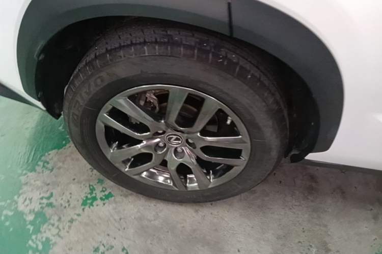 Used Lexus NX 2017 300 All-Wheel Drive Fēngshàng Edition Right Rear Wheel Hub