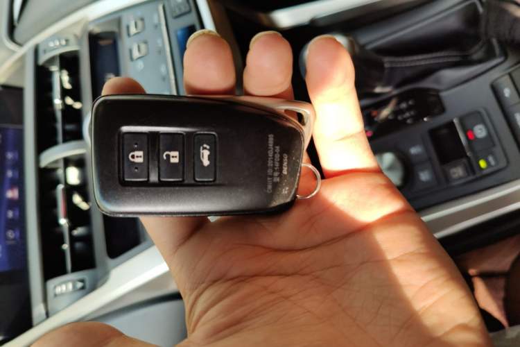Used Lexus NX 2017 300h Front-Drive FENGSHANG Edition Vehicle Key