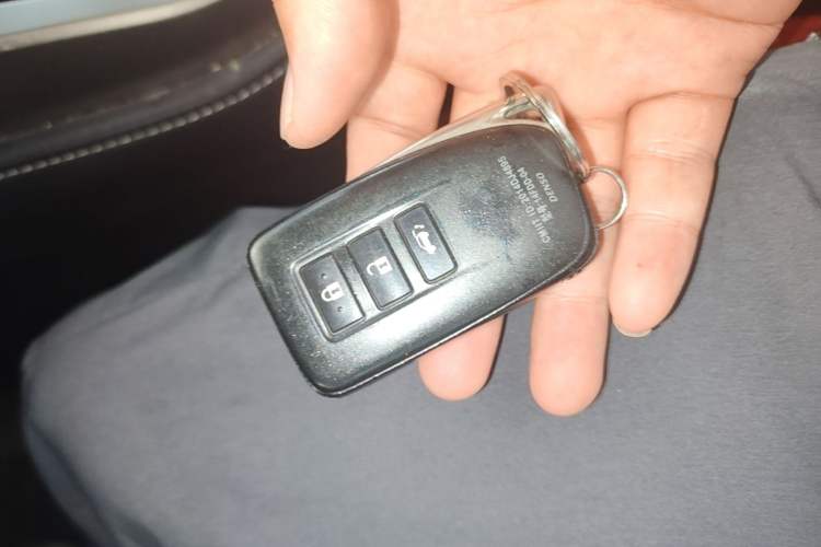 Used Lexus NX 2017 300h Front-Drive FENGSHANG Edition Vehicle Key