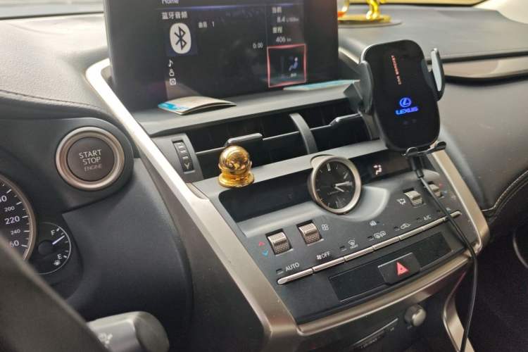 Used Lexus NX 2018 200 Front-Wheel-Drive Xingxing Edition China VI Standard Audio And AC Panel