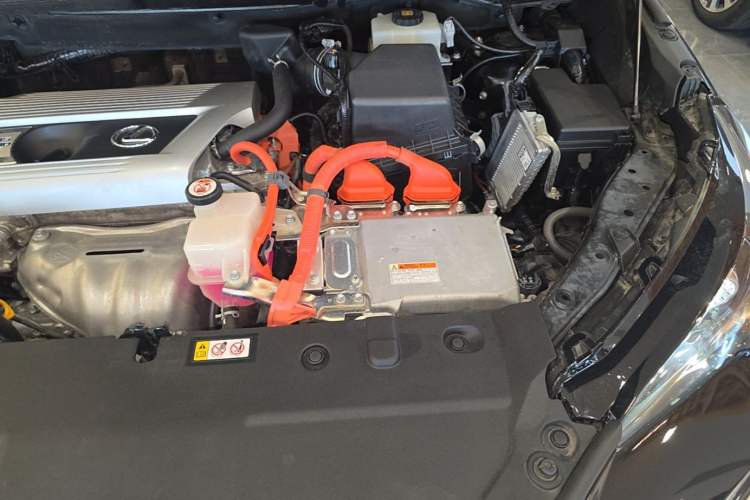 Used Lexus NX 2018 300h Front-Wheel-Drive FENGSHANG Version China V Emission Standard Engine Bay Left