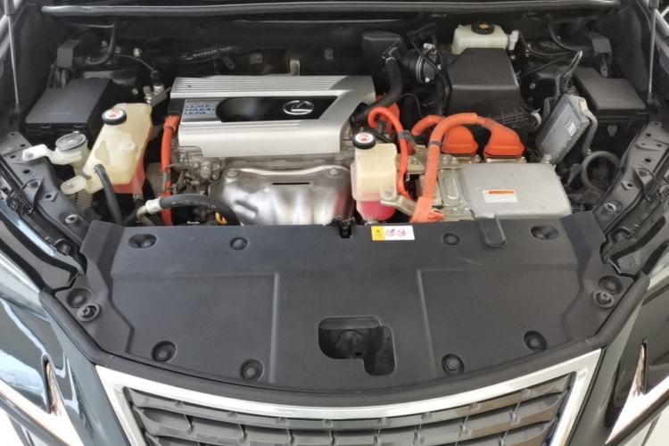 Used Lexus NX 2018 300h Front-Wheel-Drive FENGSHANG Version China V Emission Standard Engine Bay