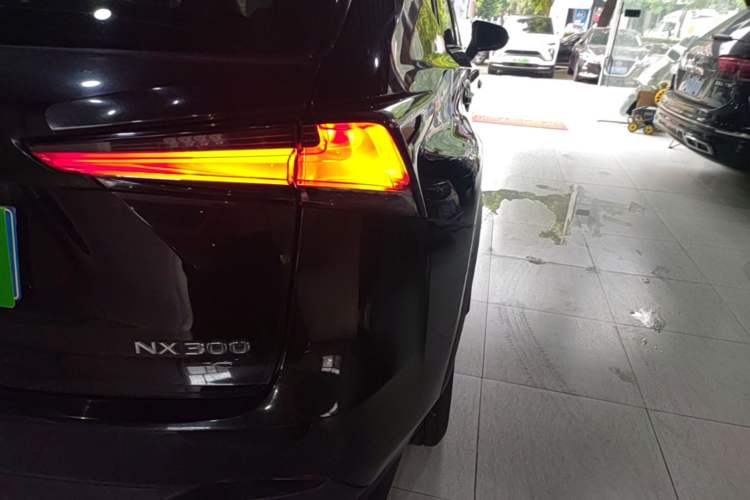 Used Lexus NX 2018 300 Front-Drive Freeline Edition Exterior 3