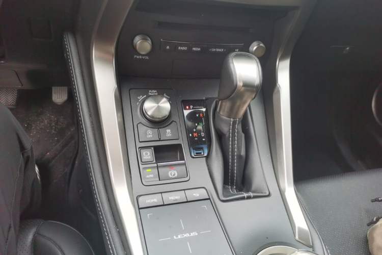 Used Lexus NX 2018 200 Front-Wheel-Drive X-Trail Version China V Standard Gear Lever