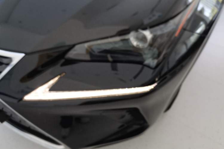 Used Lexus NX 2018 300h Front-Wheel-Drive FENGSHANG Version China V Emission Standard Left Front Headlight