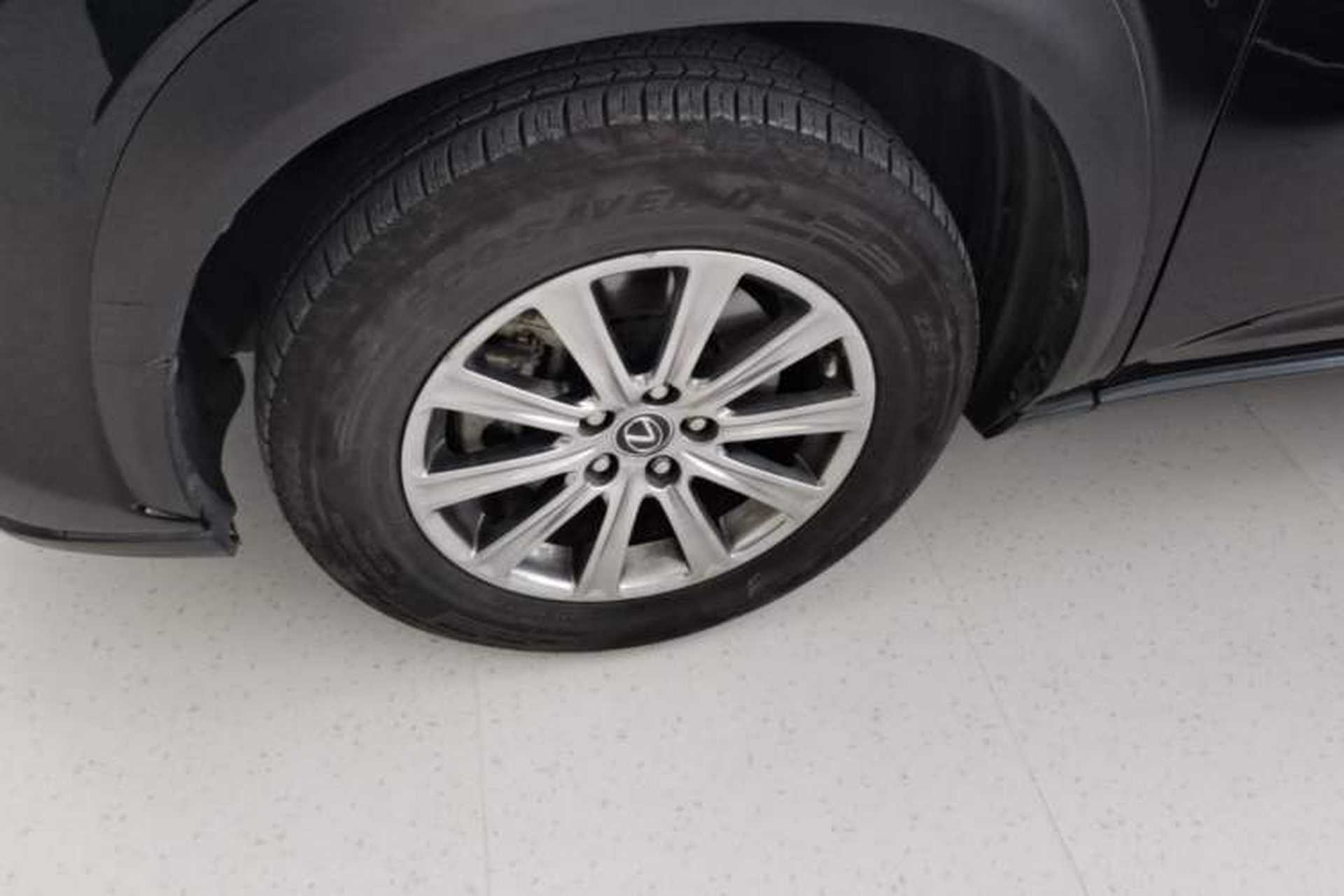 Used Lexus NX 2018 300h Front-Wheel-Drive FENGSHANG Version China V Emission Standard Left Front Wheel Hub