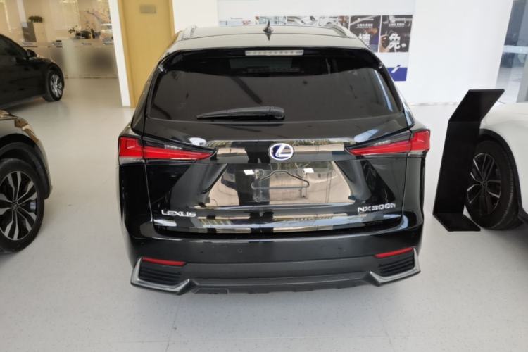 Used Lexus NX 2018 300h Front-Wheel-Drive FENGSHANG Version China V Emission Standard Rear