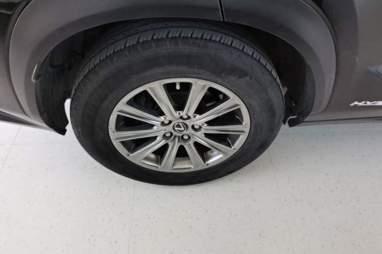 Used Lexus NX 2018 300h Front-Wheel-Drive FENGSHANG Version China V Emission Standard Right Rear Wheel Hub